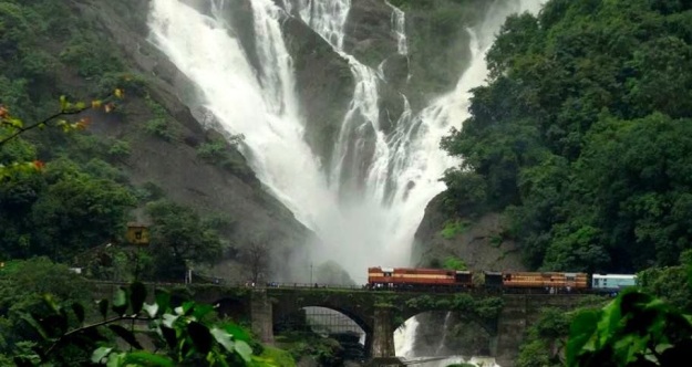 dudhsagar-waterfalls