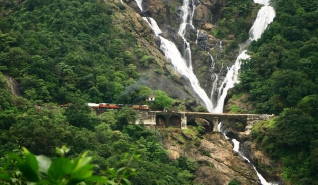 goa-dudhsagar-falls
